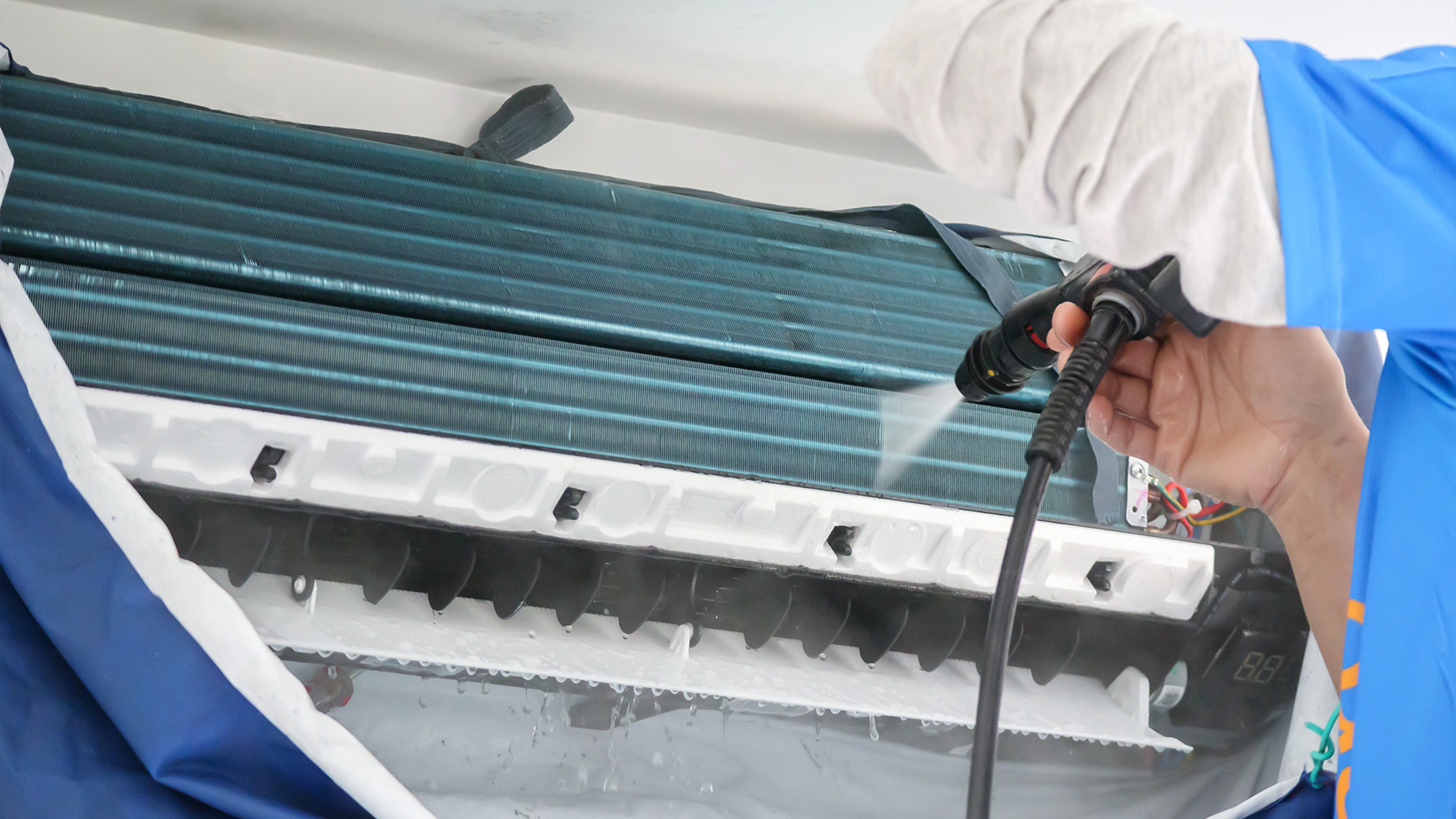 Expert AC Cleaning for Cleaner Air & Better Cooling Performance - PAC Saudi Arabia